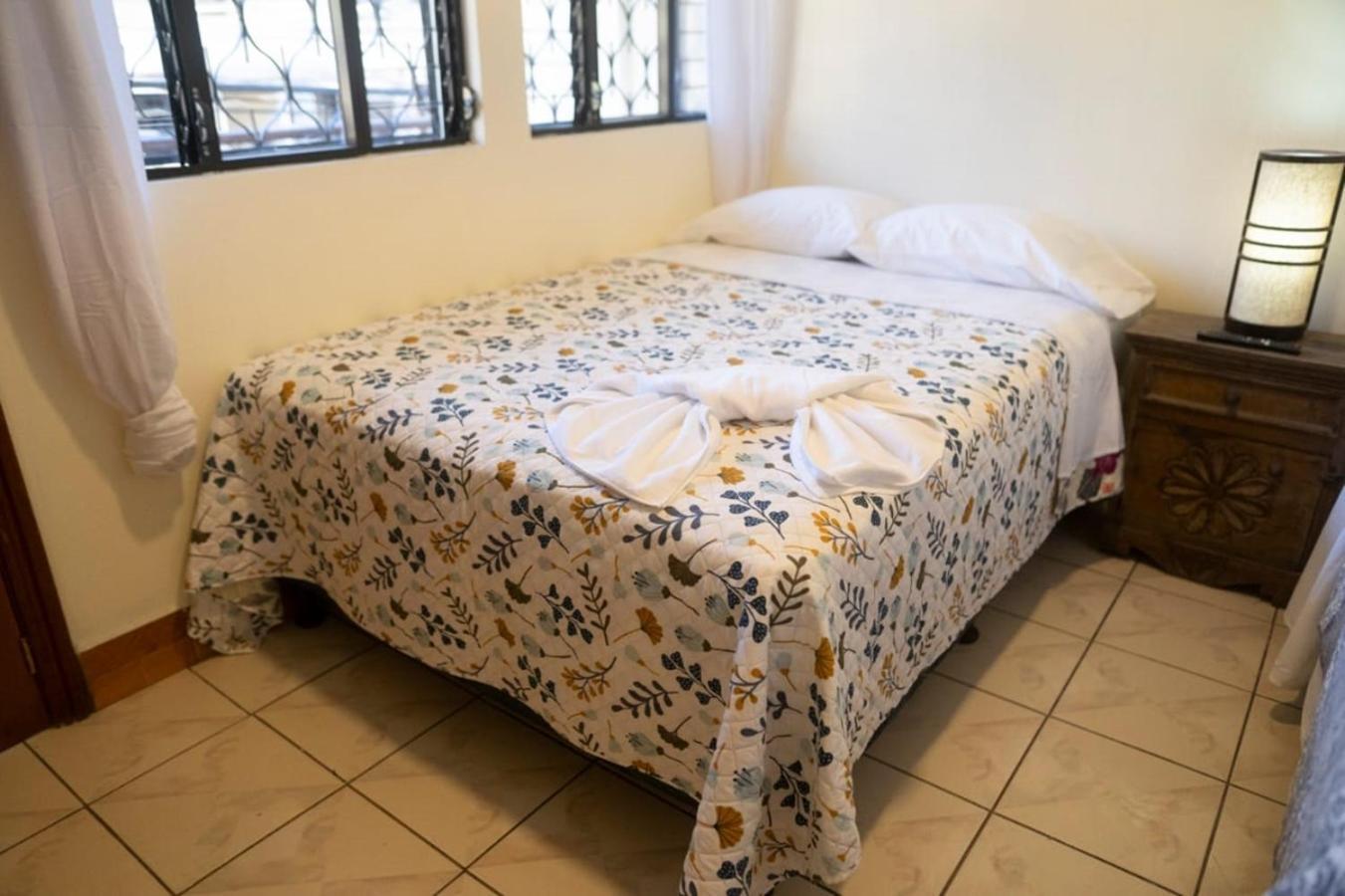 Hotel Los Manantiales Panajachel Luaran gambar